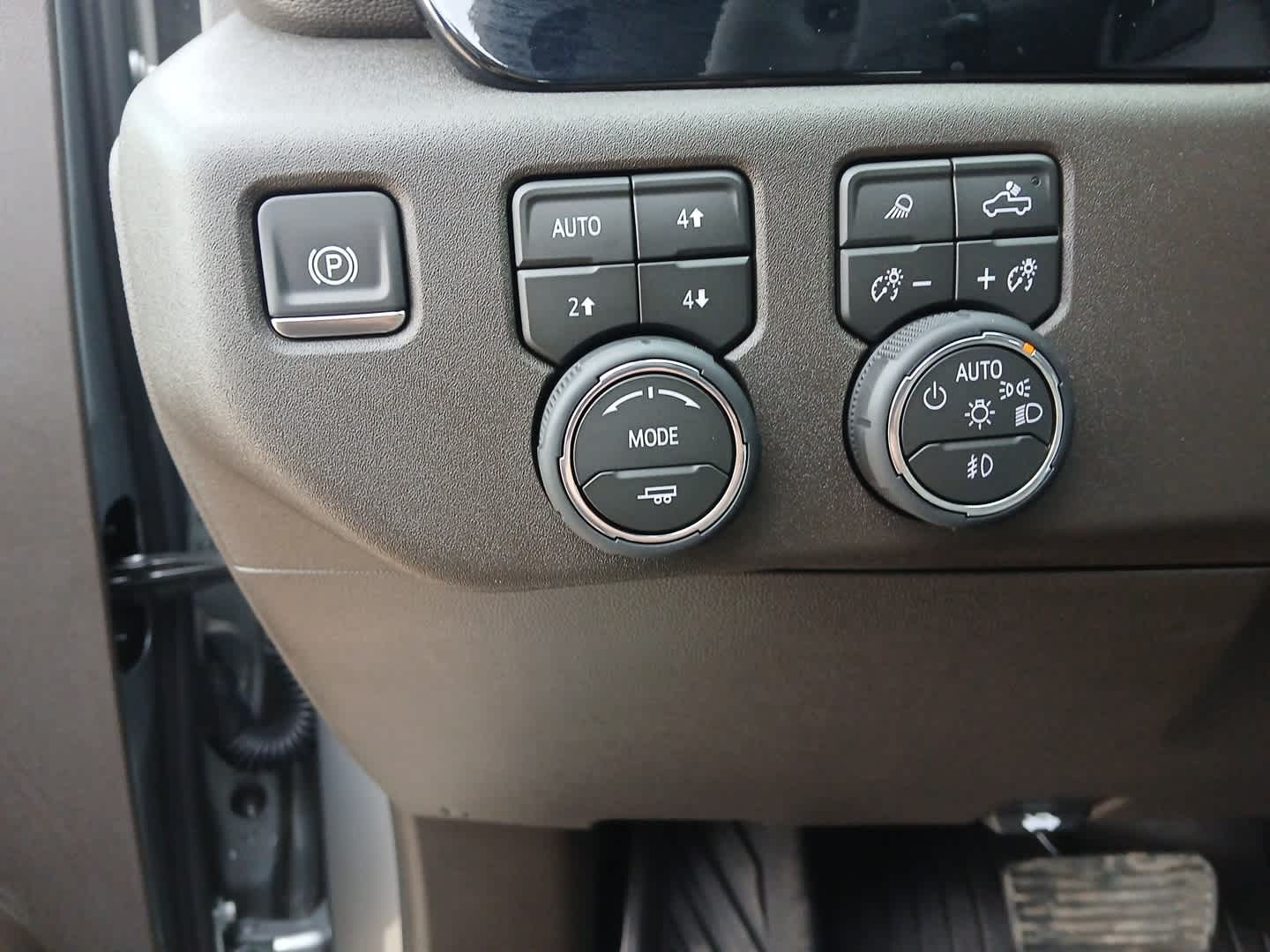 2026 Chevrolet Silverado 1500 4WD Crew Cab Short Bed LTZ
