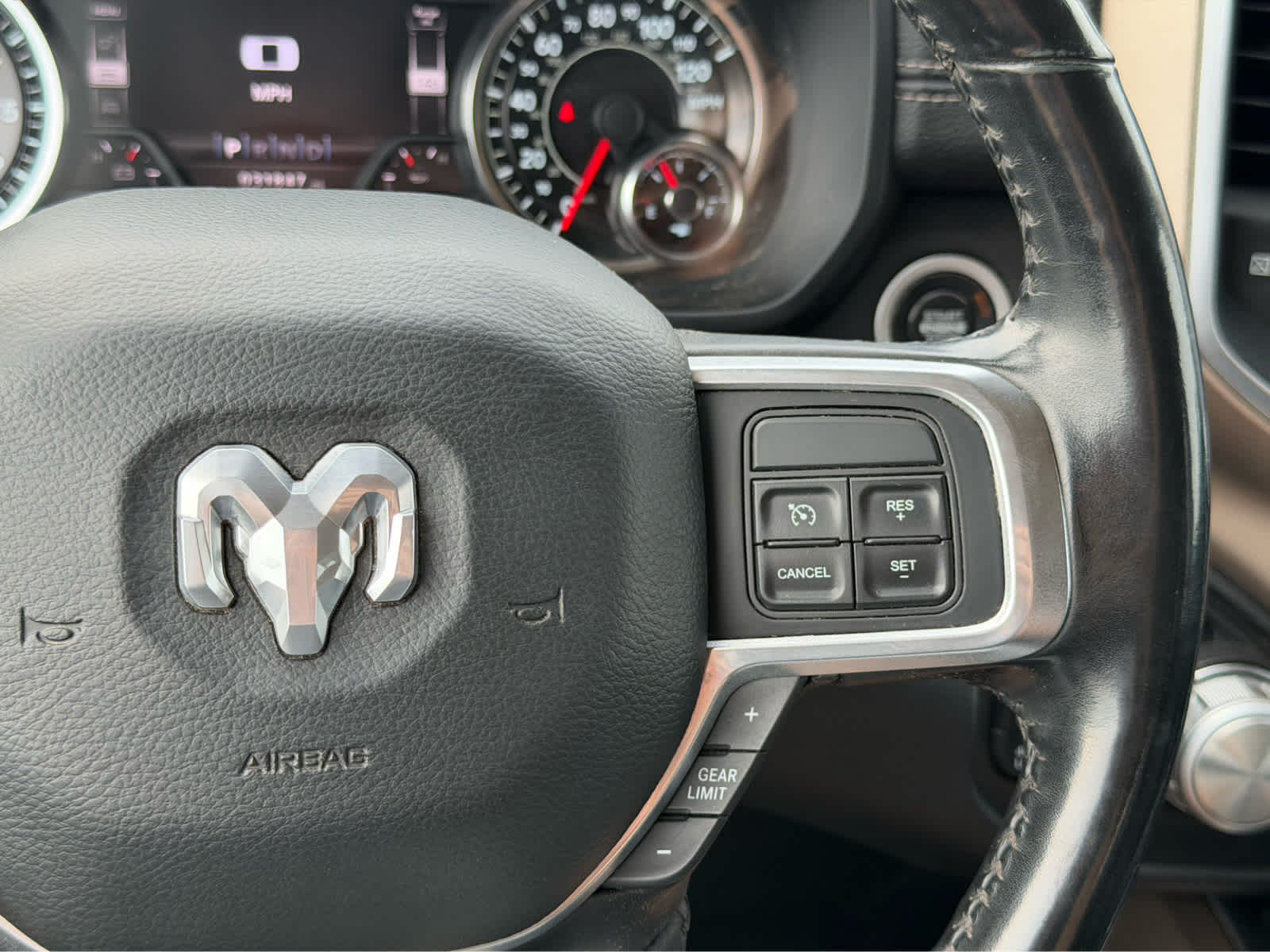 2020 RAM 3500 Laramie Crew Cab 4x4 8' Box