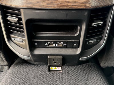 2020 RAM 3500 Laramie Crew Cab 4x4 8' Box