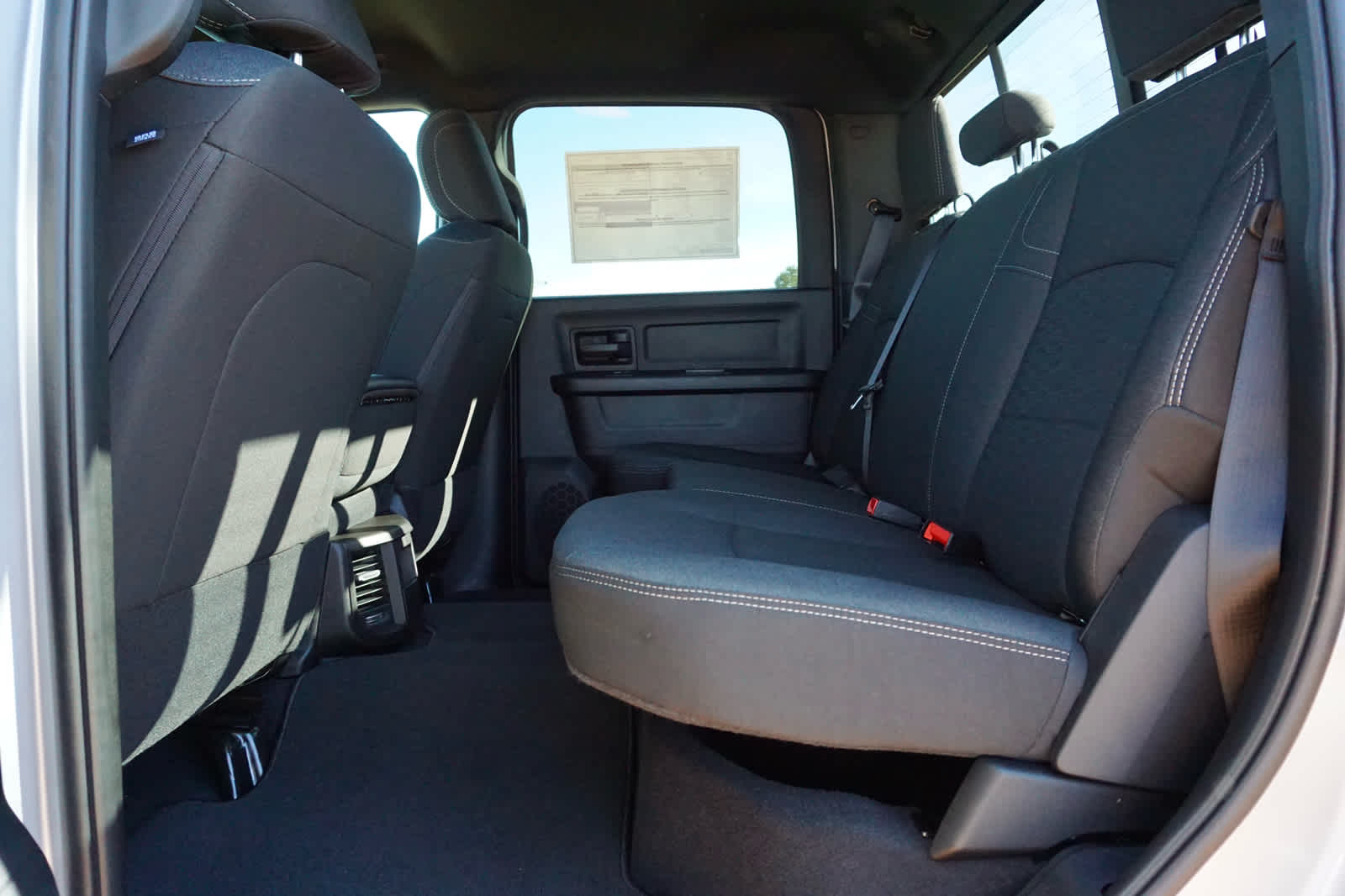 2027 RAM Ram 2500 RAM 2500 BLACK EXPRESS CREW CAB 4X4 6'4' BOX