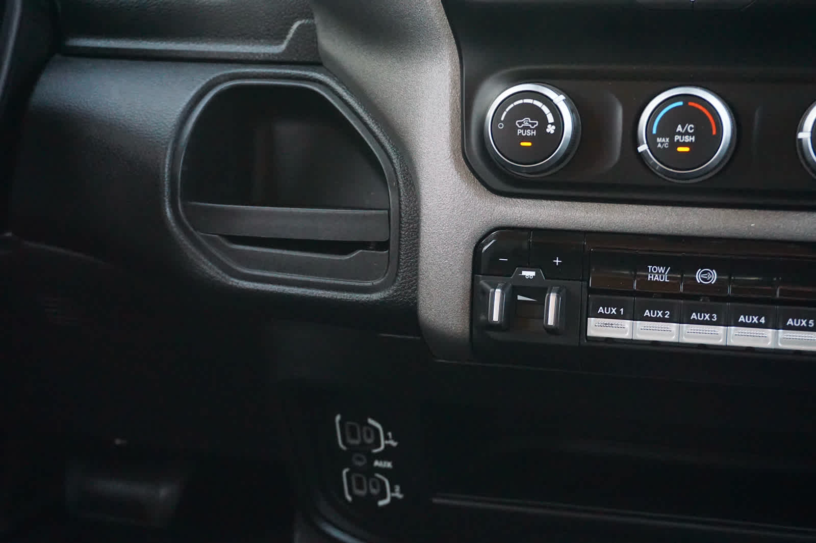 2019 RAM 5500 Chassis Tradesman/SLT/Laramie/Limited