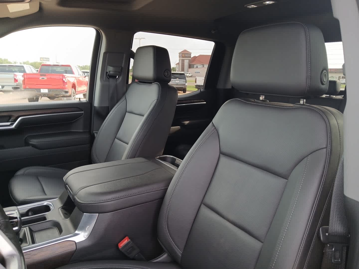 2024 GMC Sierra 1500 4WD Crew Cab Short Box SLT
