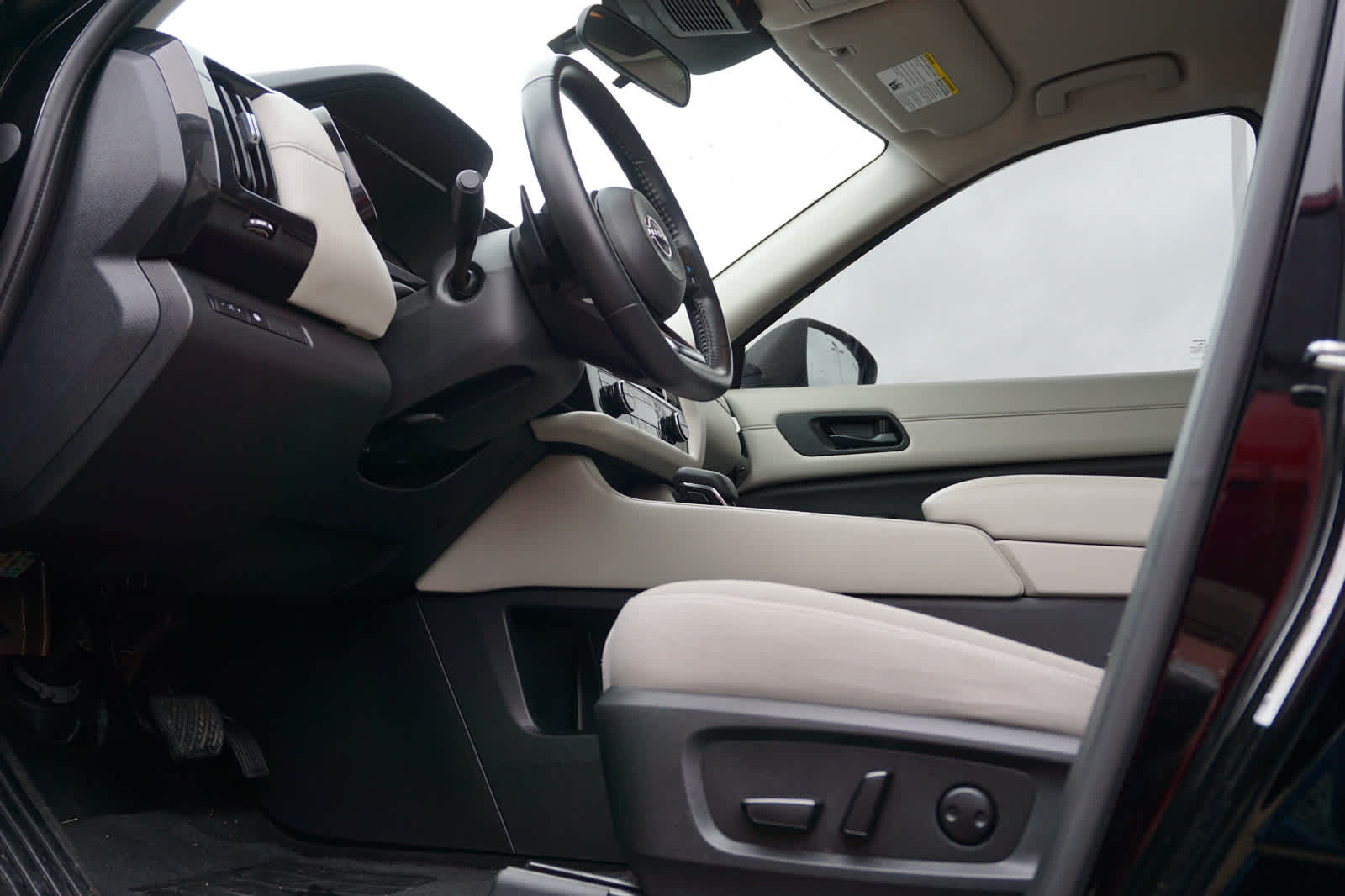 2024 Nissan Pathfinder SV 4WD