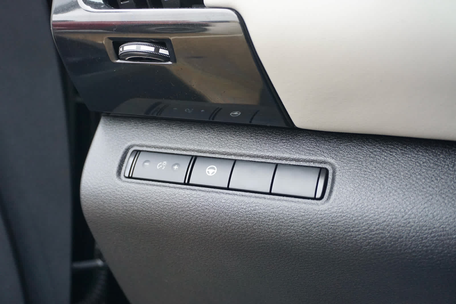 2024 Nissan Pathfinder SV 4WD