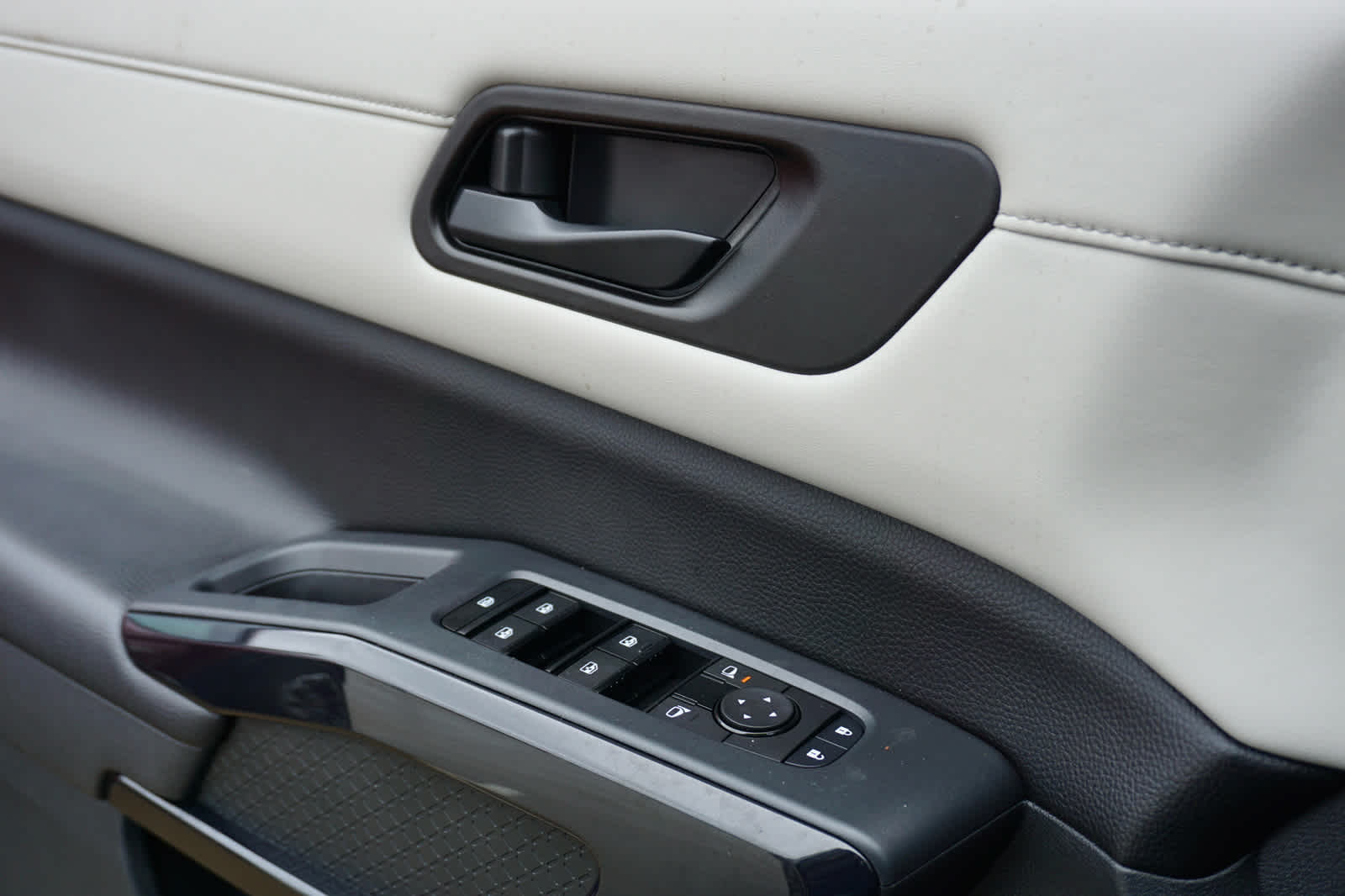 2024 Nissan Pathfinder SV 4WD