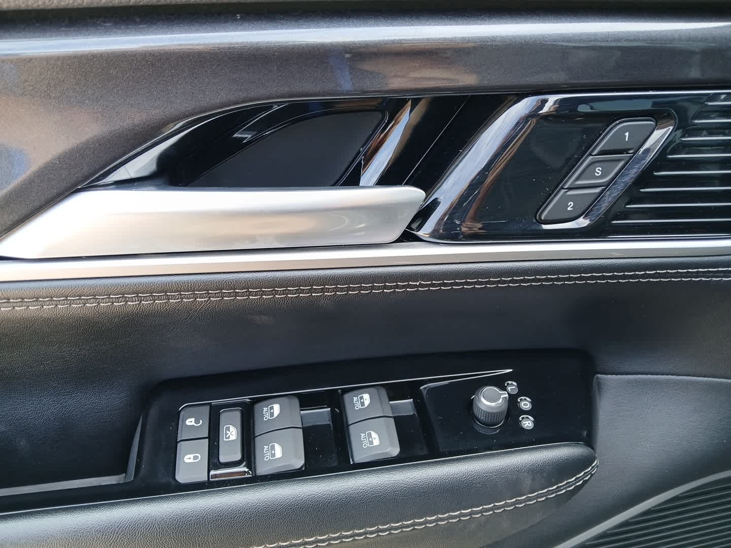 2024 Jeep Wagoneer Base