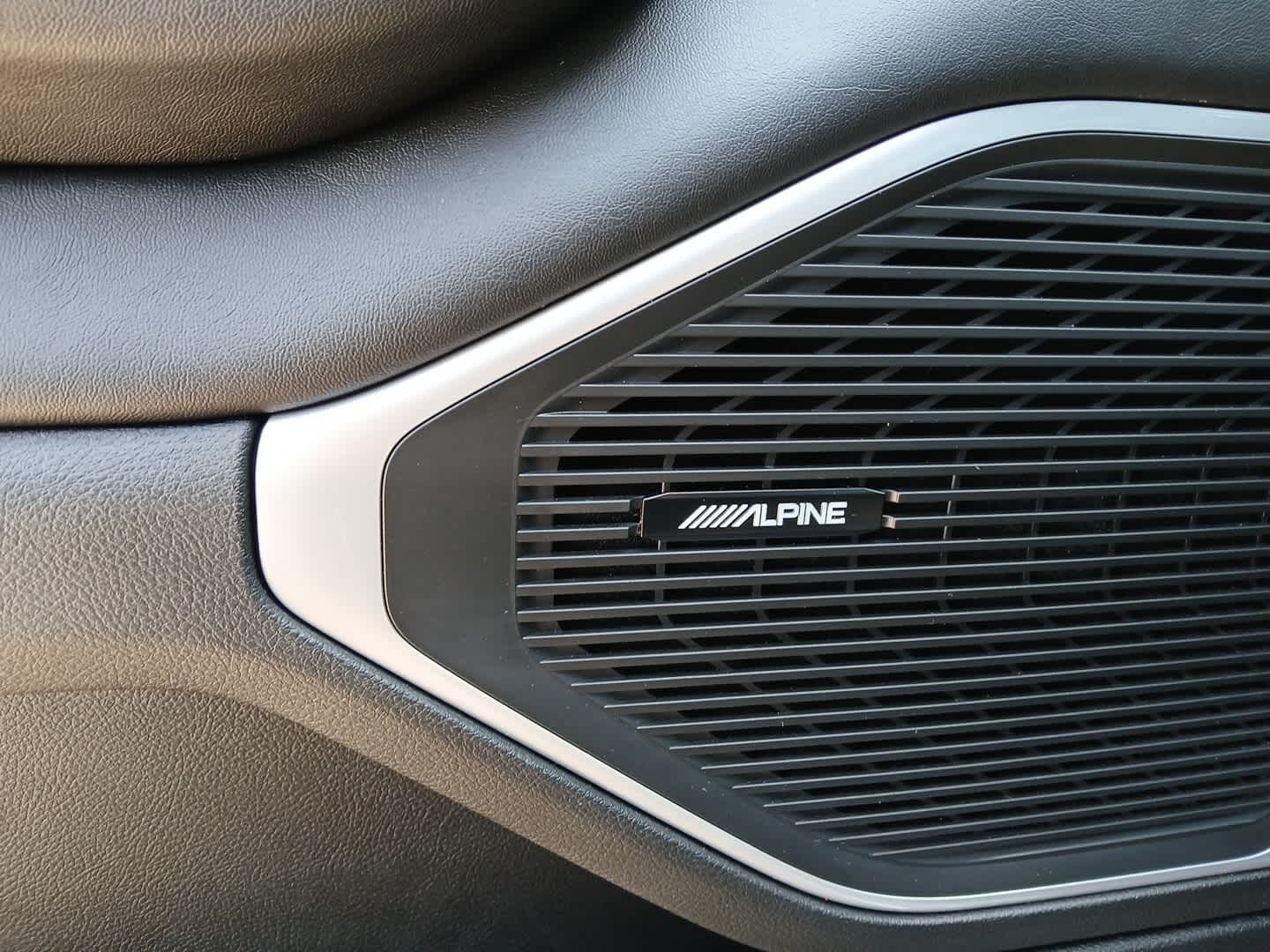 2024 Jeep Wagoneer Base