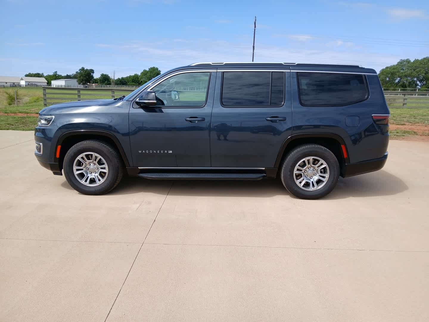2024 Jeep Wagoneer Base