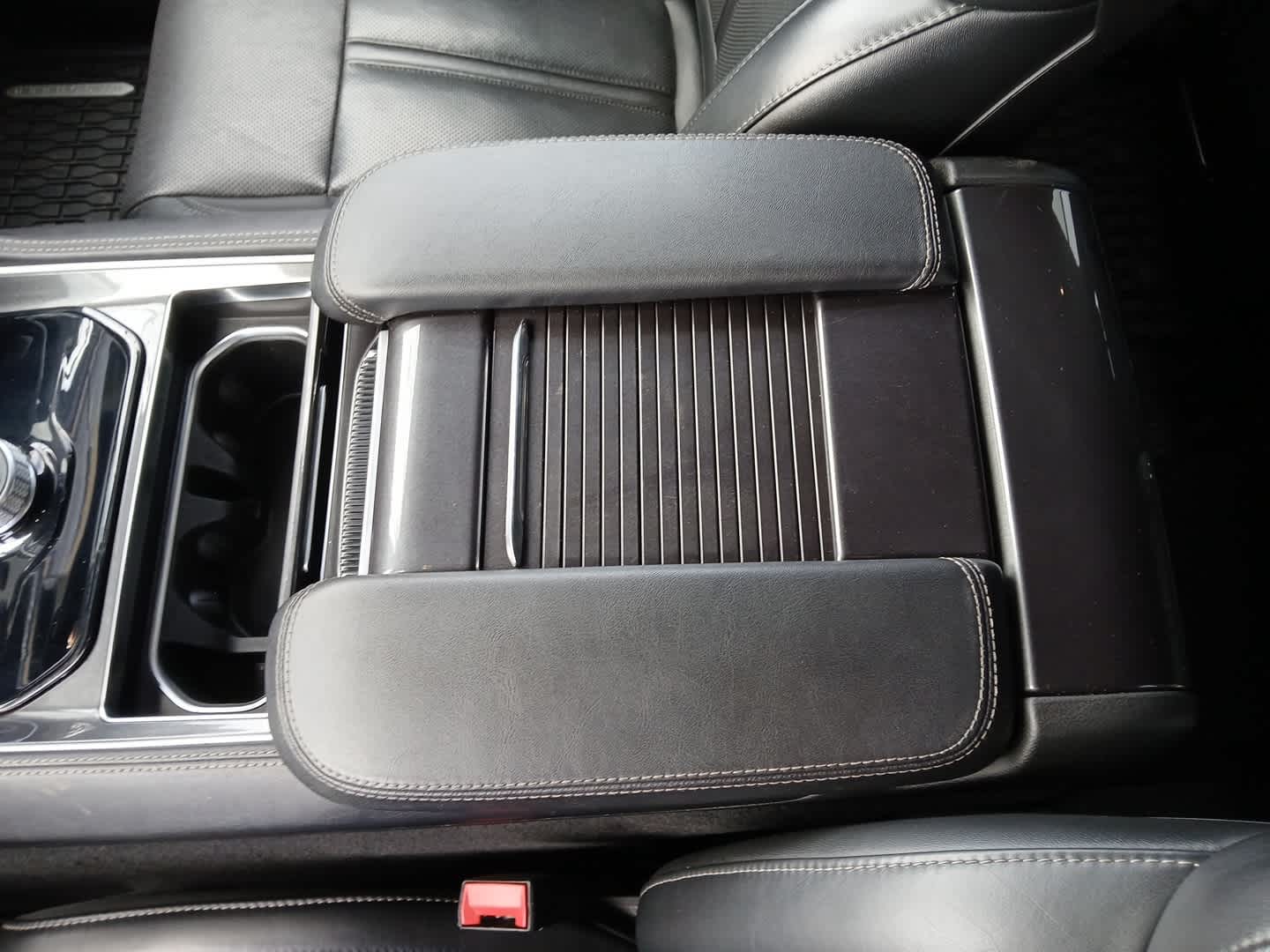 2024 Jeep Wagoneer Base