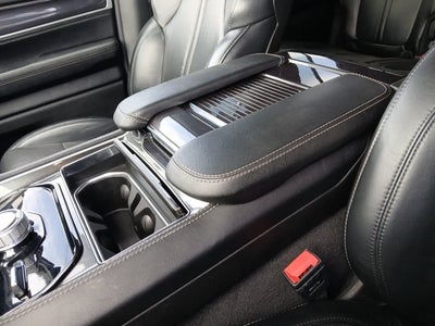 2024 Jeep Wagoneer Base