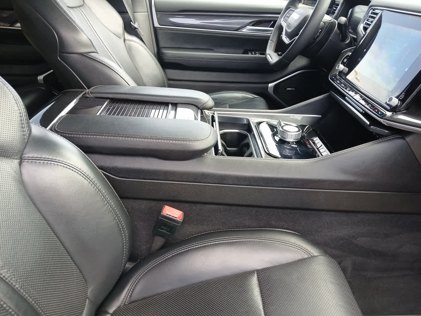 2024 Jeep Wagoneer Base