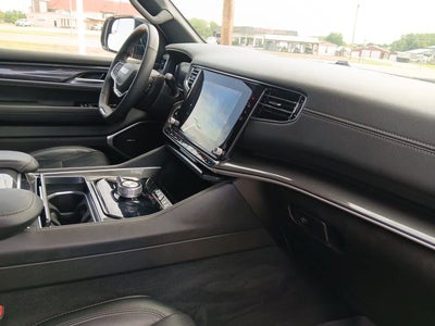 2024 Jeep Wagoneer Base
