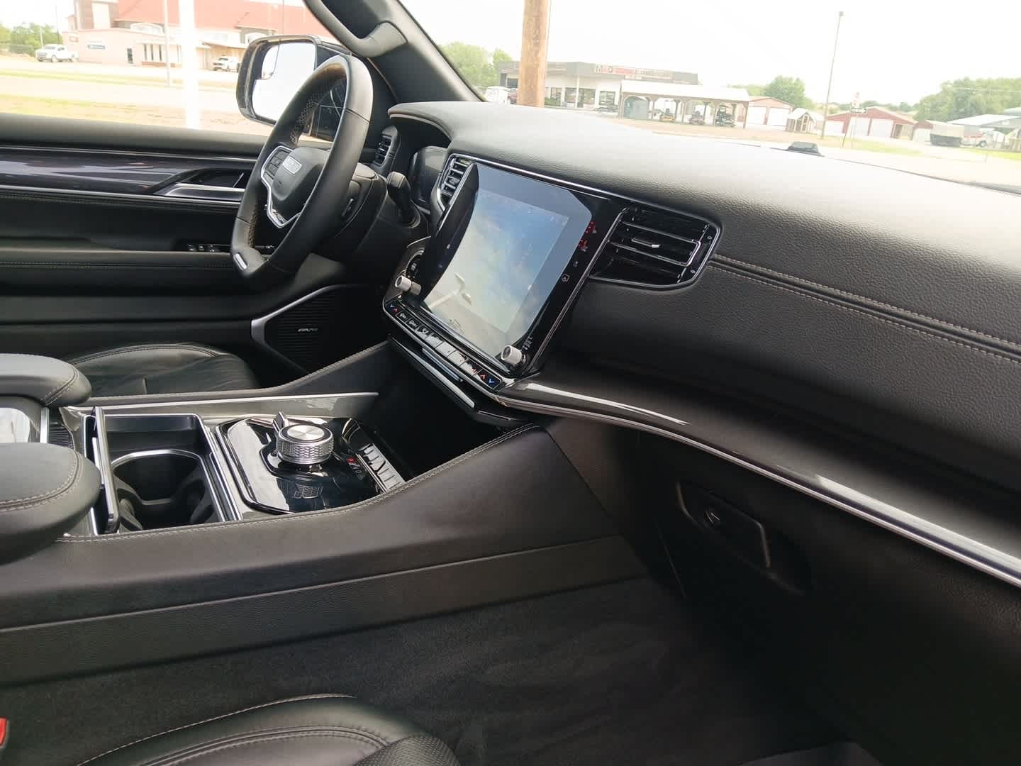 2024 Jeep Wagoneer Base