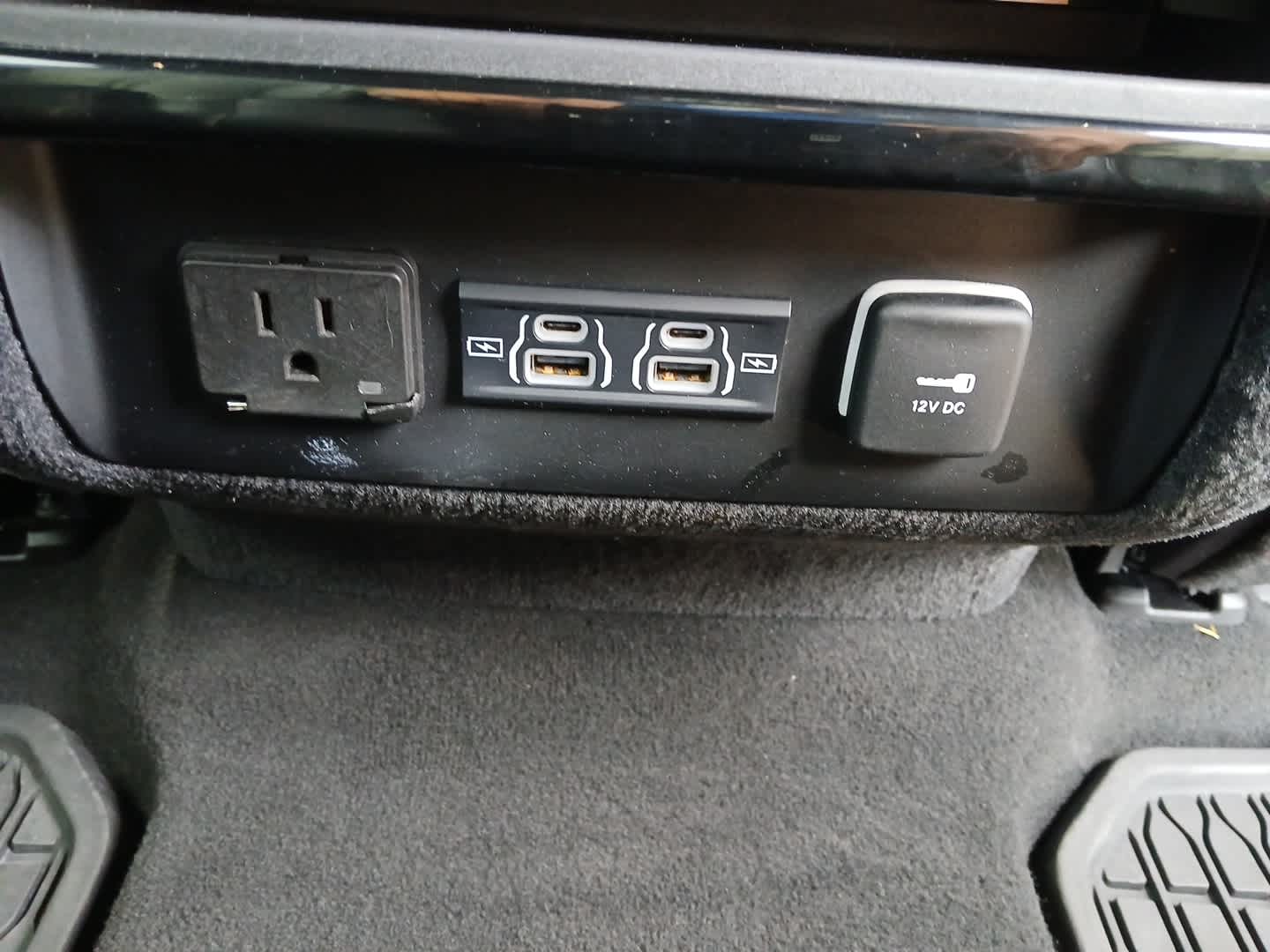 2024 Jeep Wagoneer Base