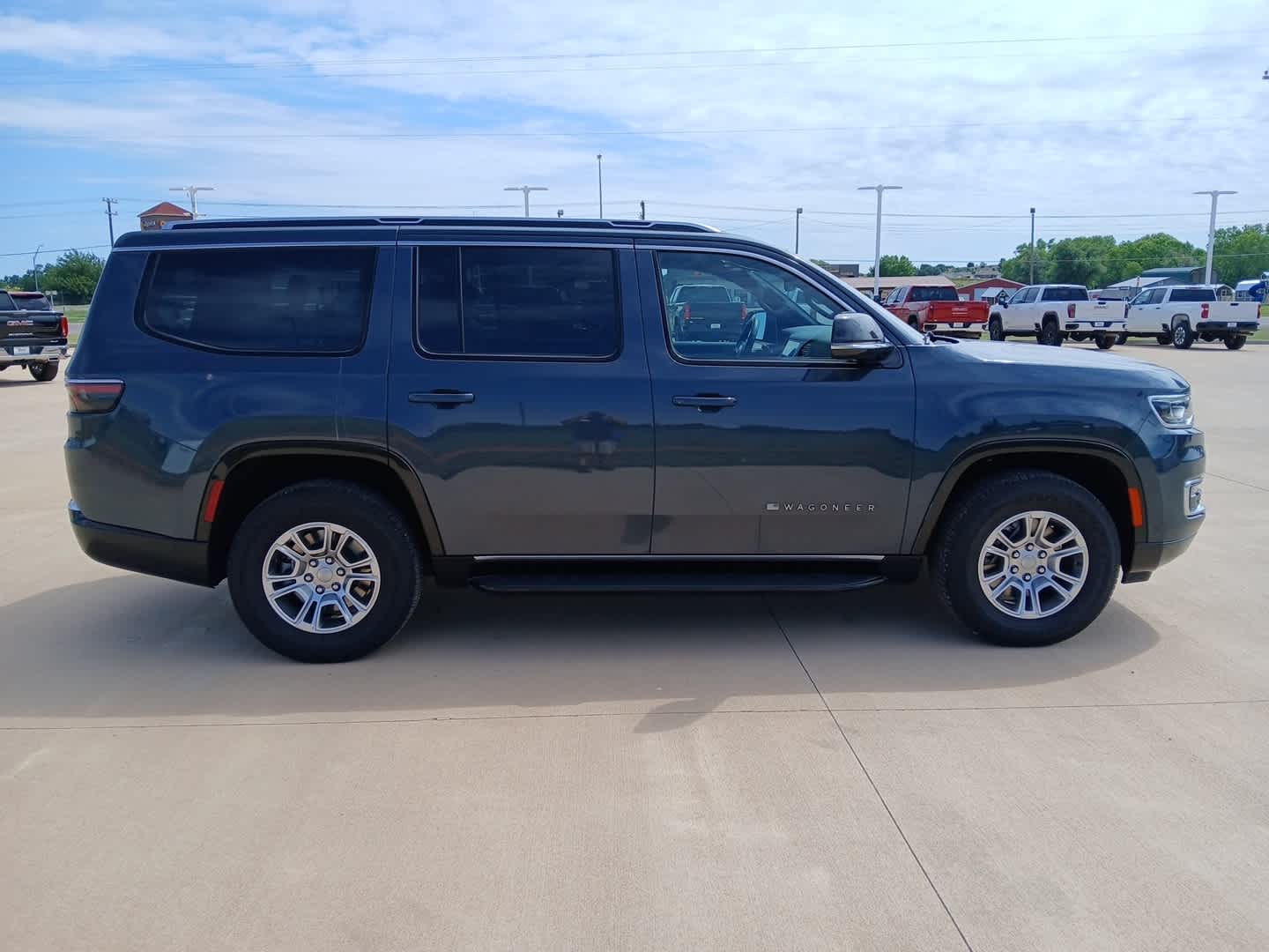 2024 Jeep Wagoneer Base