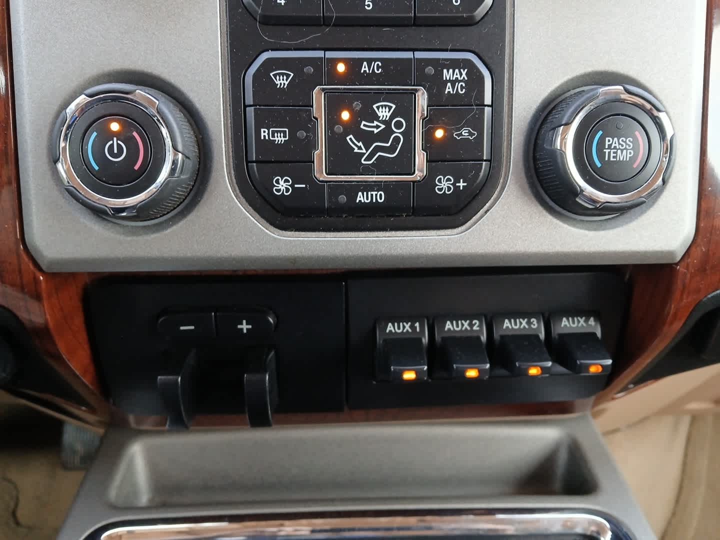 2015 Ford Super Duty F-250 SRW Lariat