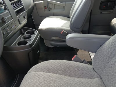 2025 Chevrolet Express Passenger 1LS