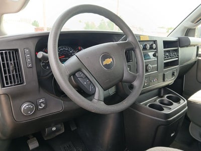 2025 Chevrolet Express Passenger 1LS