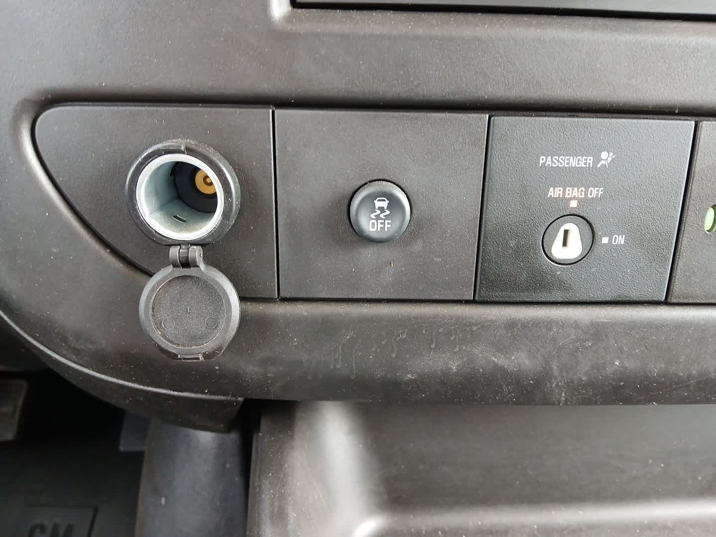 2025 Chevrolet Express Passenger 1LS