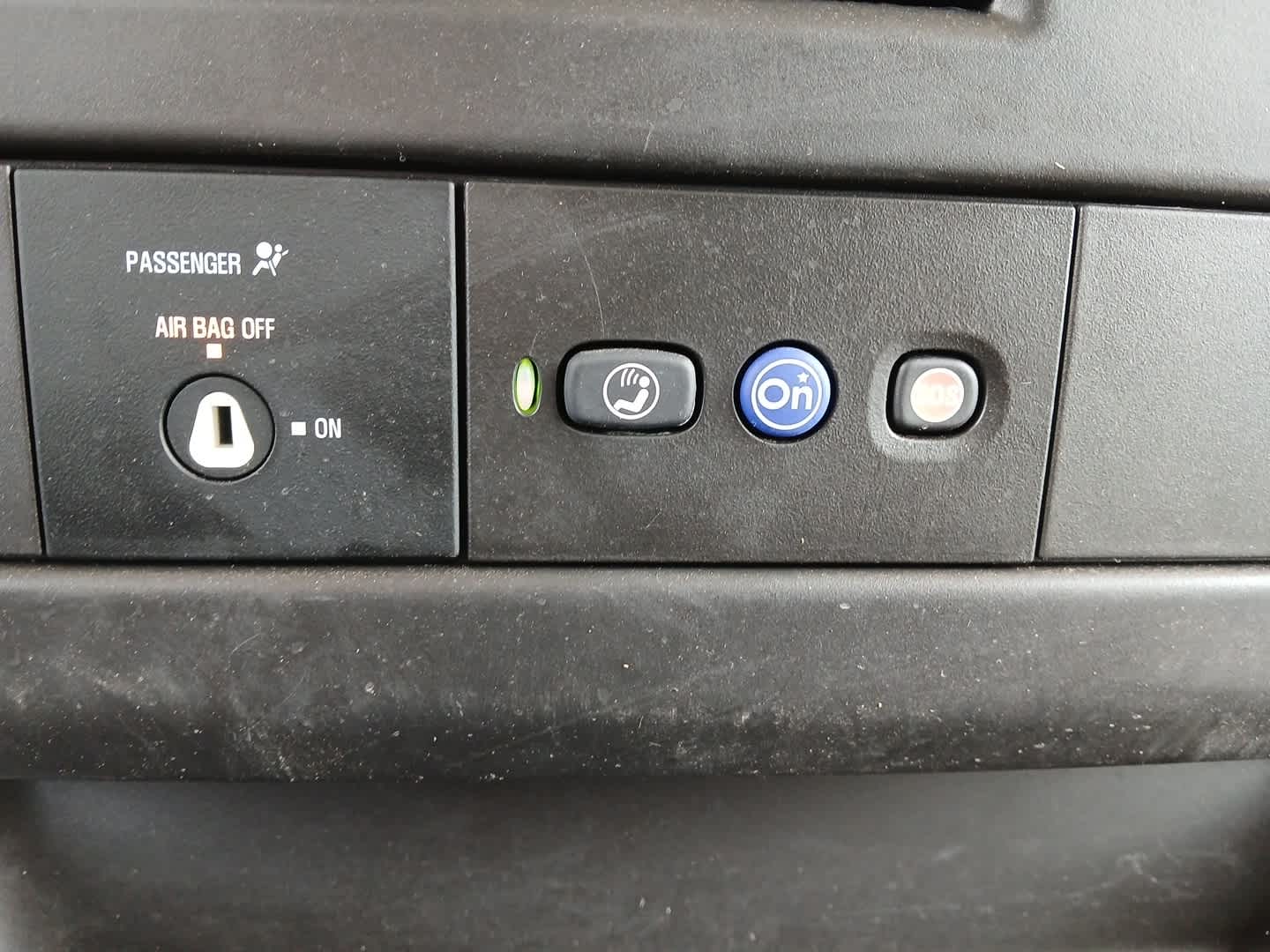 2025 Chevrolet Express Passenger 1LS