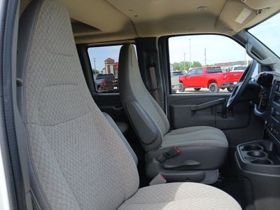 2025 Chevrolet Express Passenger 1LS
