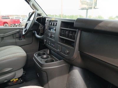 2025 Chevrolet Express Passenger 1LS