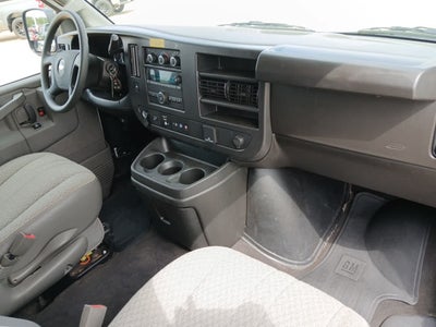 2025 Chevrolet Express Passenger 1LS