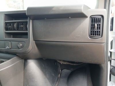 2025 Chevrolet Express Passenger 1LS