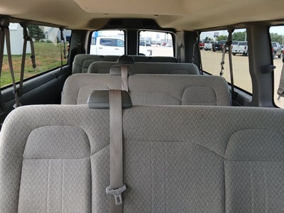 2025 Chevrolet Express Passenger 1LS