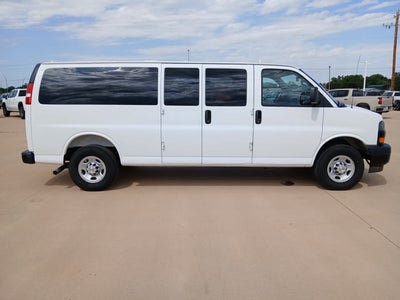 2025 Chevrolet Express Passenger 1LS