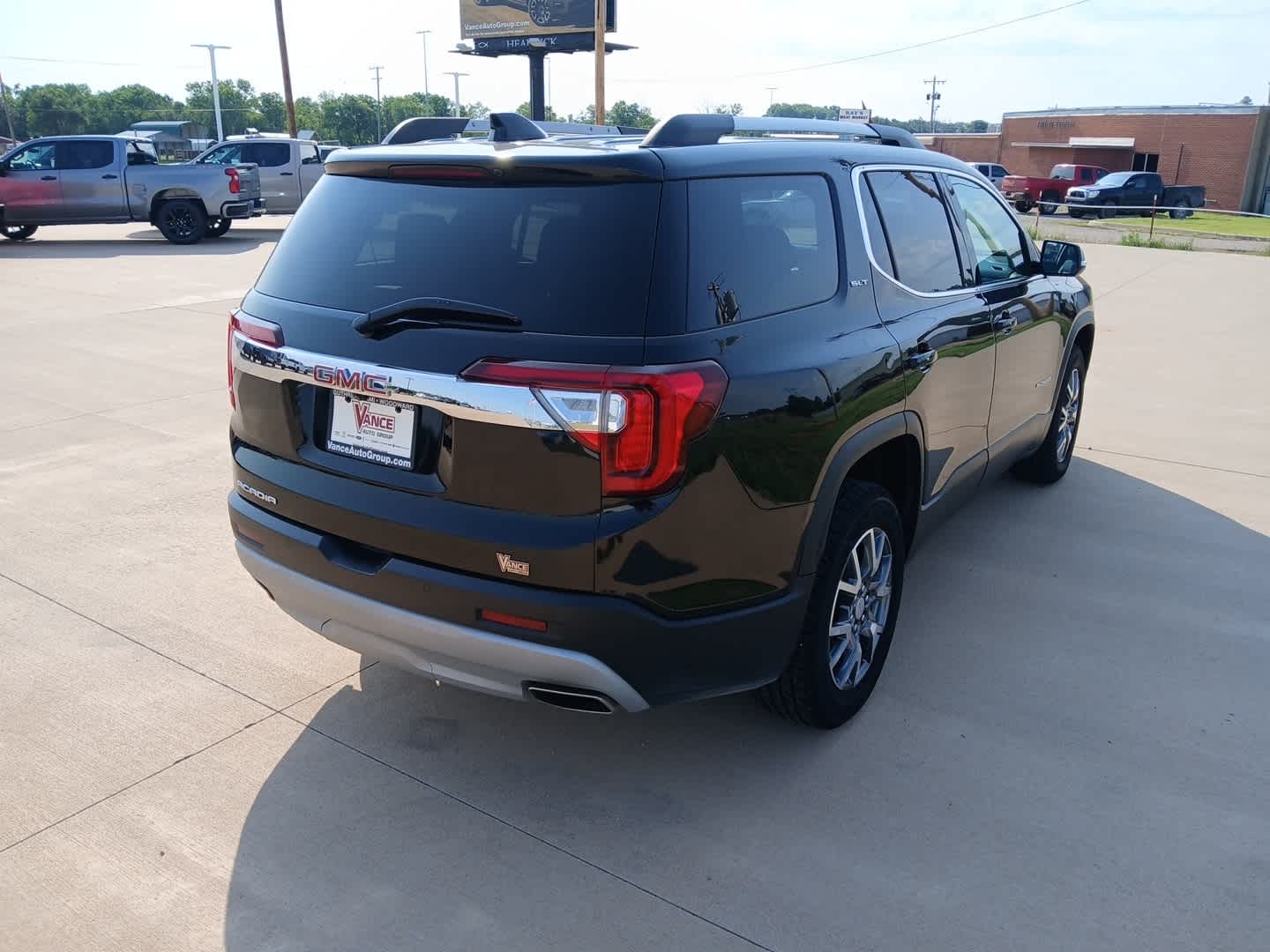 2023 GMC Acadia SLT