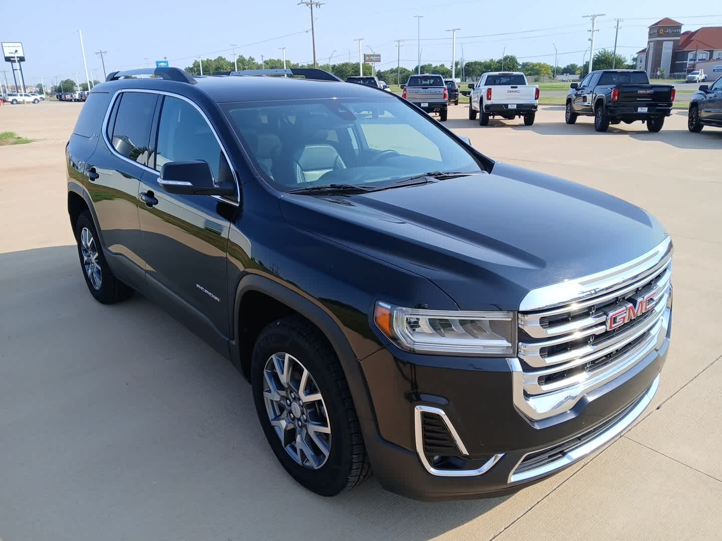 2023 GMC Acadia SLT