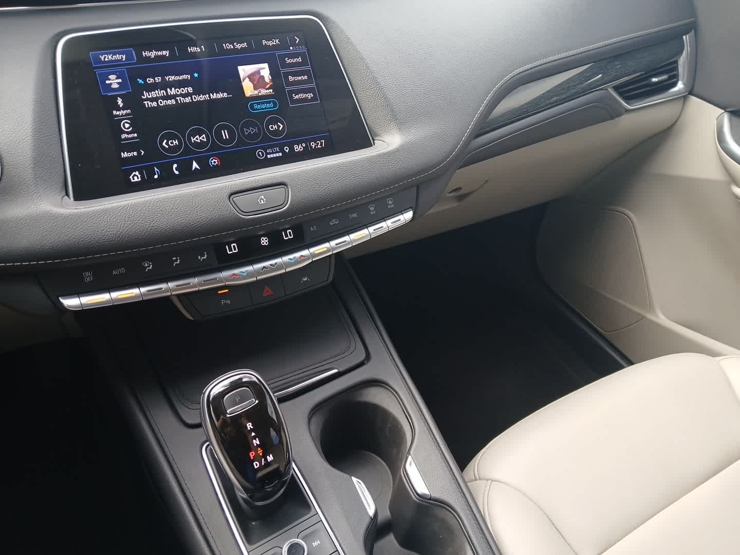 2022 Cadillac XT4 Premium Luxury