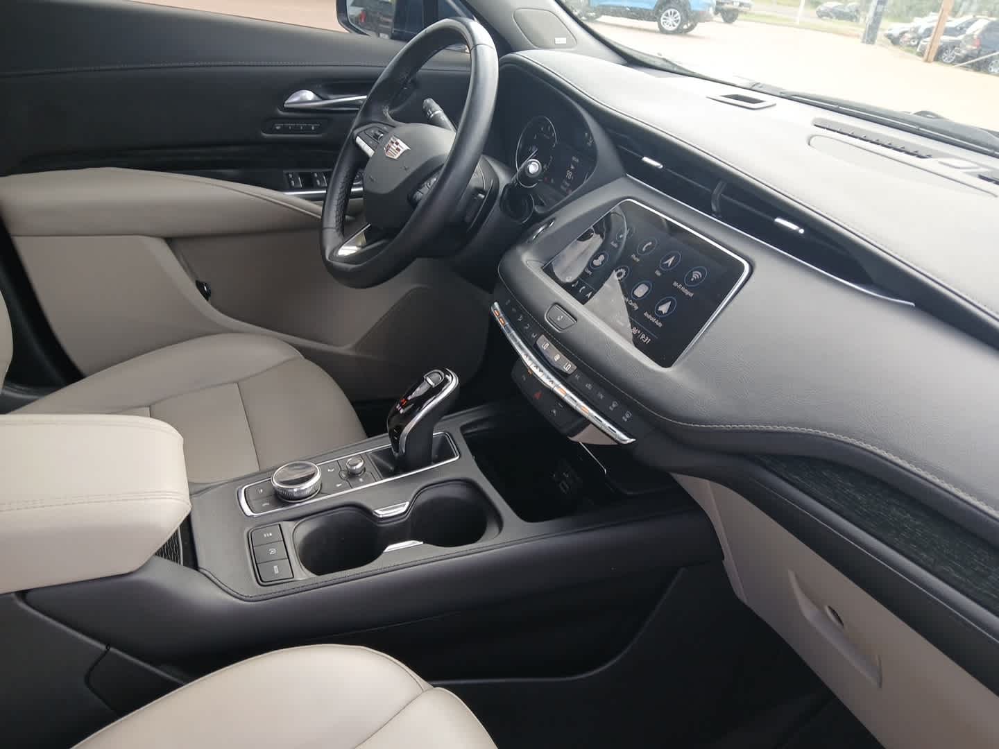 2022 Cadillac XT4 Premium Luxury