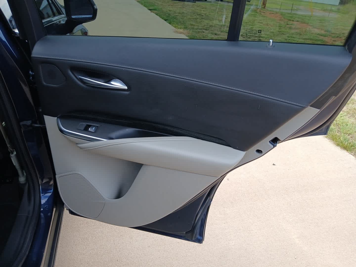 2022 Cadillac XT4 Premium Luxury