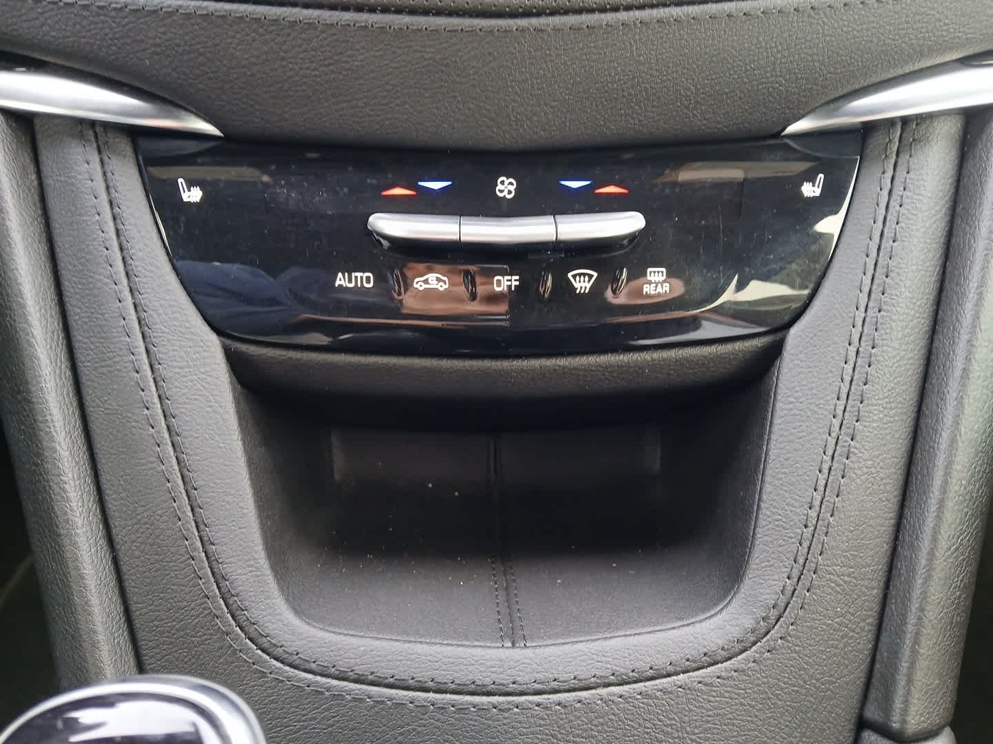 2025 Cadillac XT6 Luxury