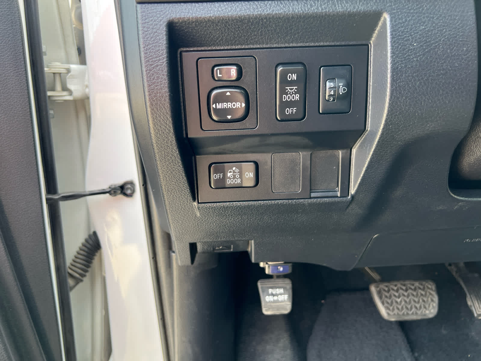 2016 Toyota Tundra 4WD Truck SR