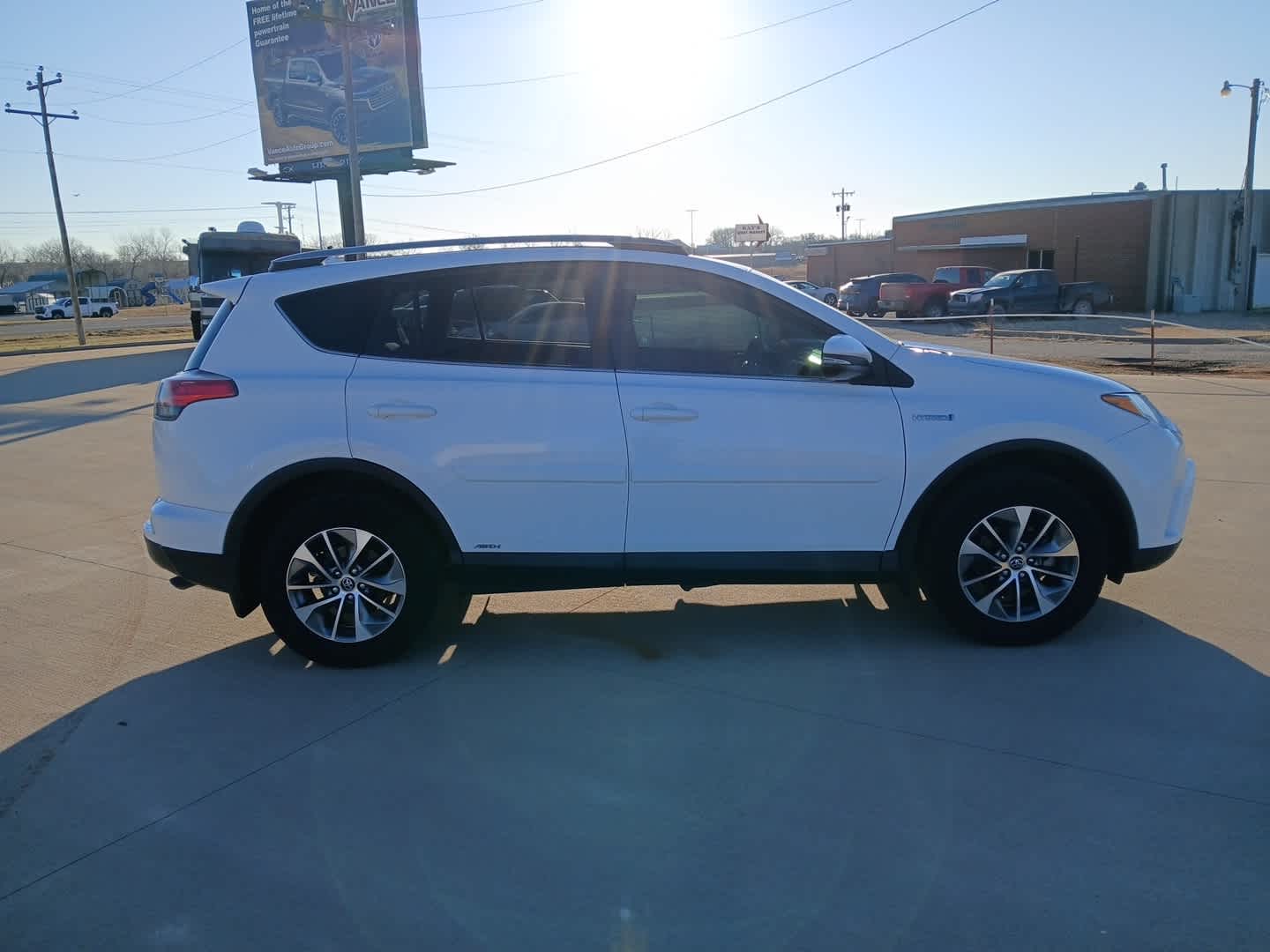 2018 Toyota RAV4 Hybrid LE Plus