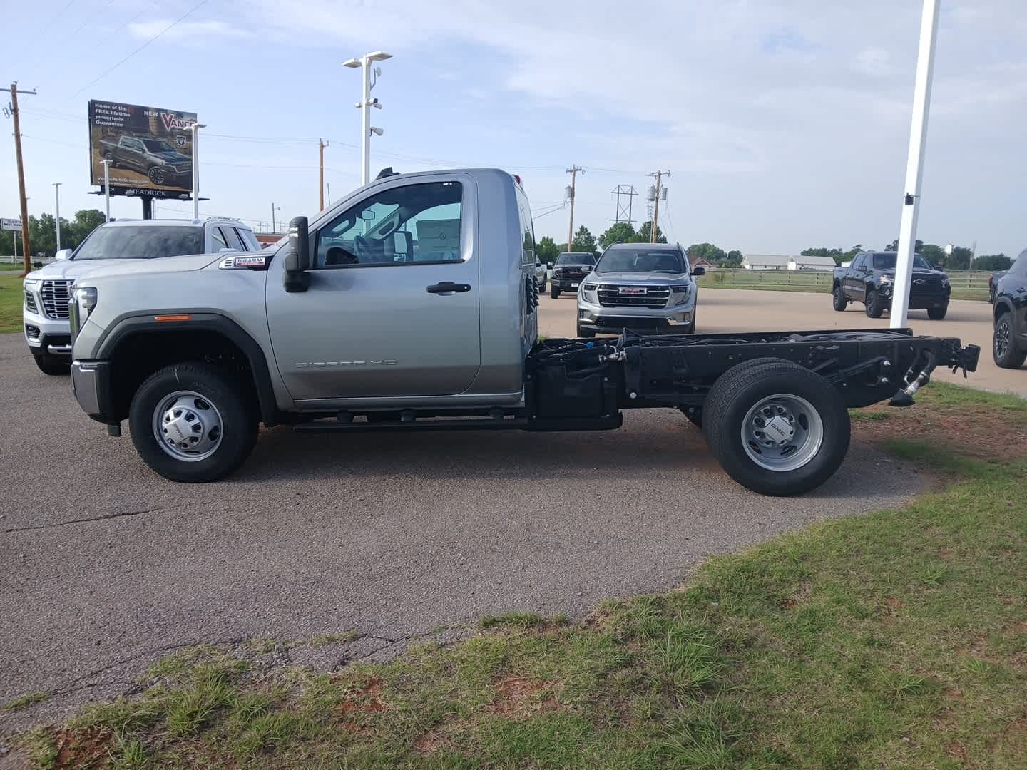 2026 GMC Sierra 3500 HD Chassis Cab Pro