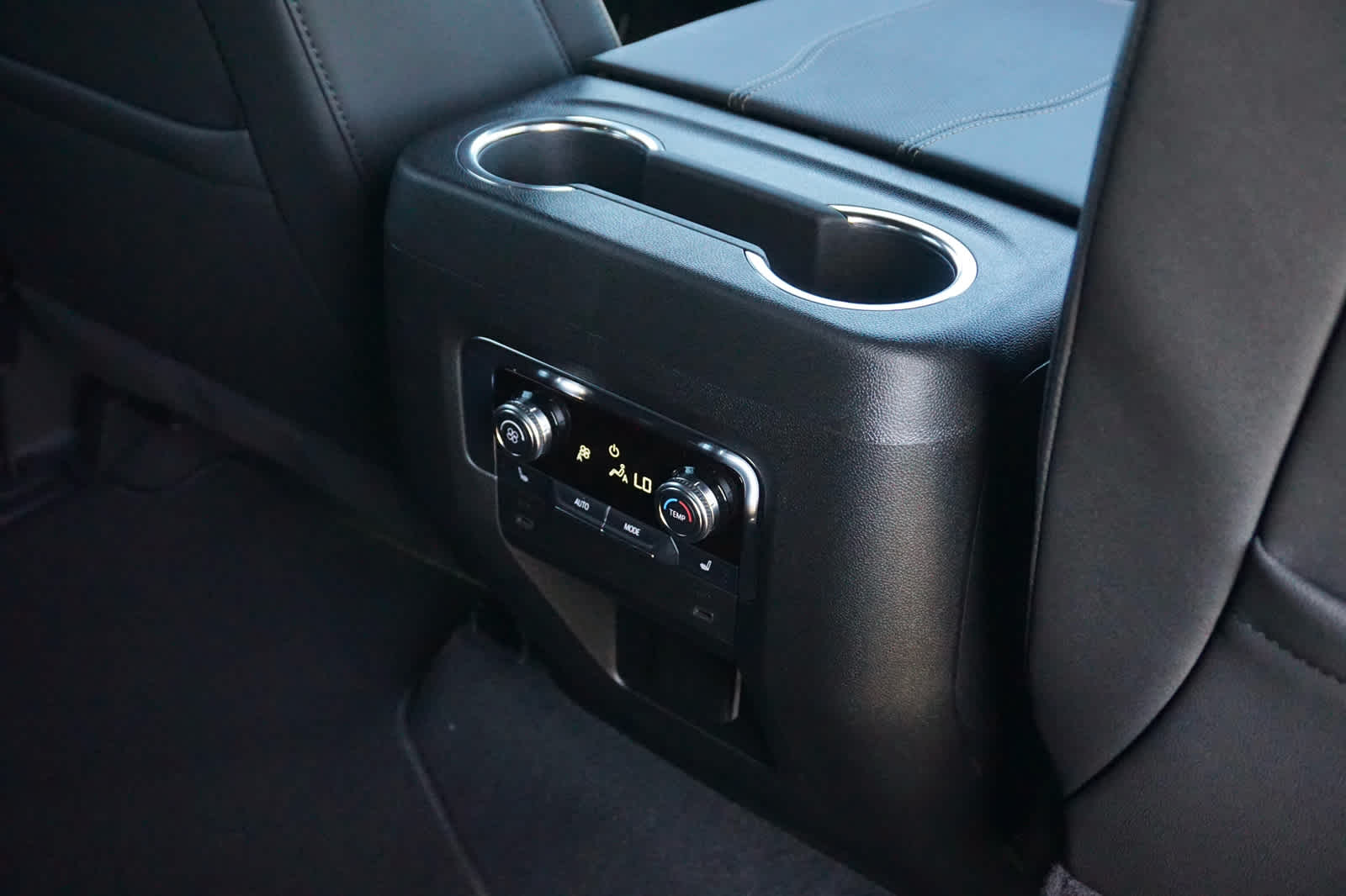 2027 GMC Yukon Elevation