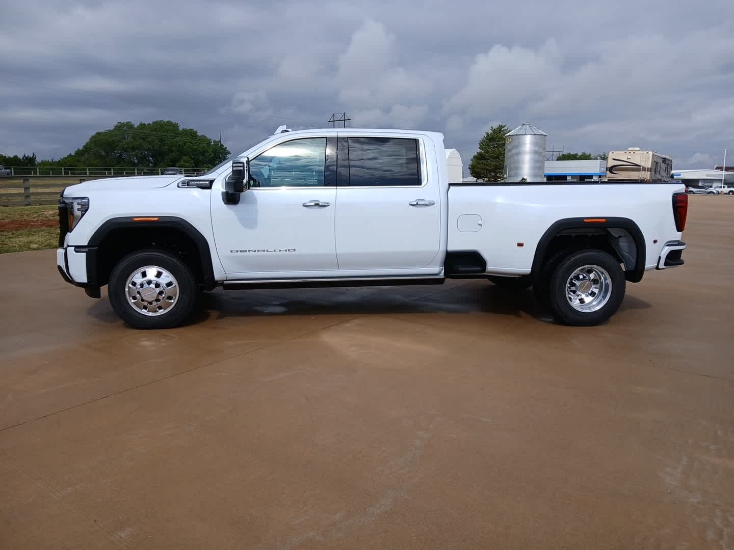 2026 GMC Sierra 3500 HD Denali Ultimate DRW