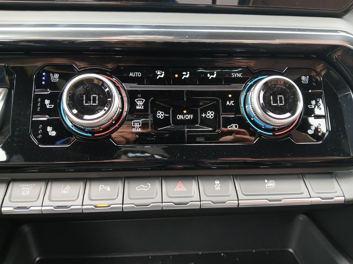 2026 GMC Sierra 3500 HD Denali Ultimate DRW