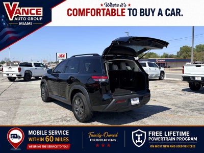 2024 Nissan Pathfinder SV