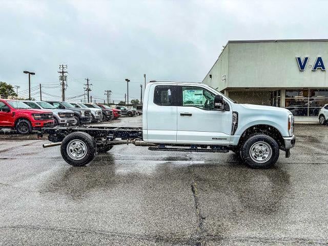 2025 Ford Super Duty F-350 SRW XL