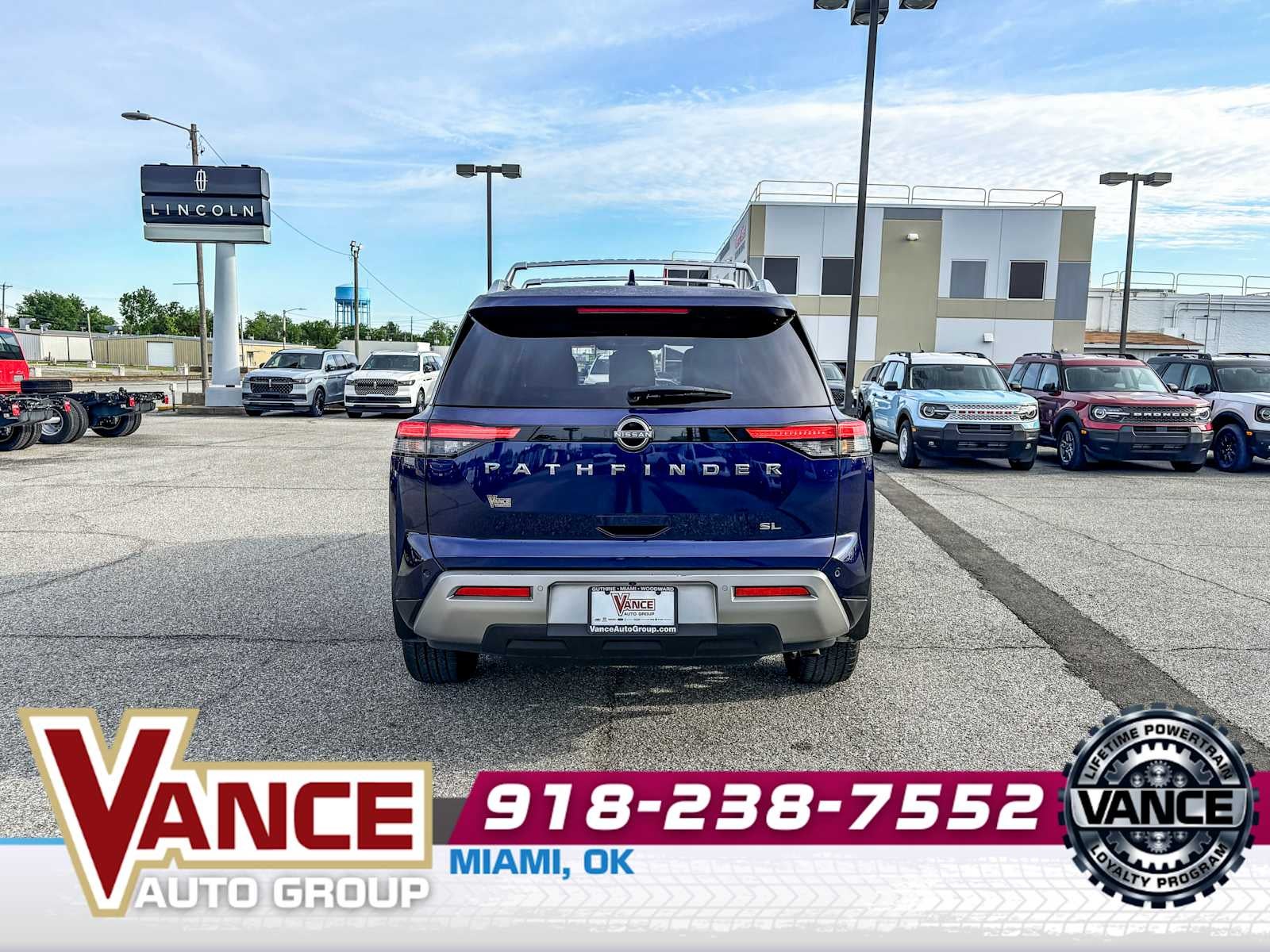 2024 Nissan Pathfinder SL