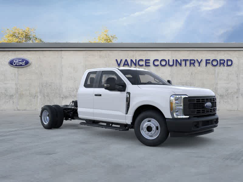 2026 Ford Super Duty F-350 DRW Chassis Cab XL
