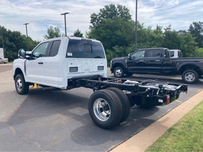 2026 Ford Super Duty F-350 DRW Chassis Cab XL