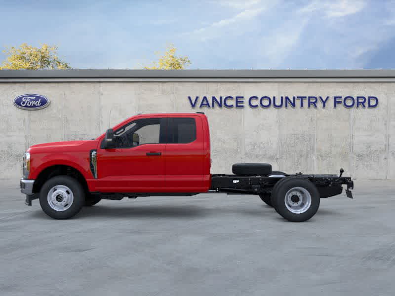 2025 Ford Super Duty F-350 DRW Chassis Cab XL
