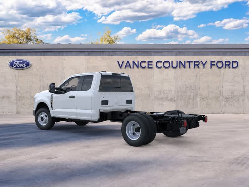 2026 Ford Super Duty F-350 DRW Chassis Cab XL