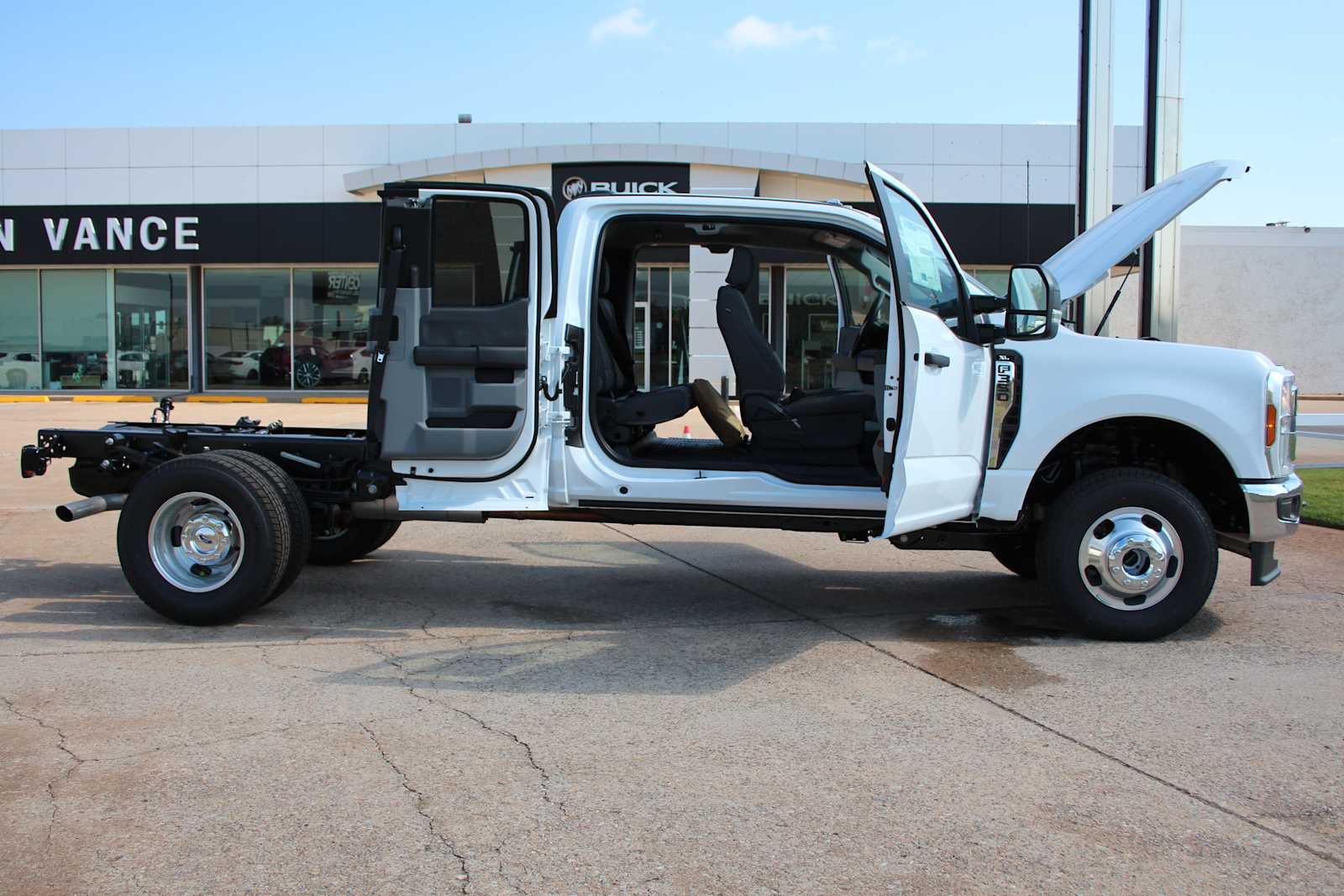 2026 Ford Super Duty F-350 DRW XL